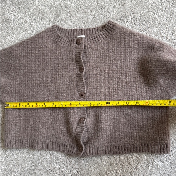 ALO Yoga Women's Taupe cardigan - Picture 4 of 5